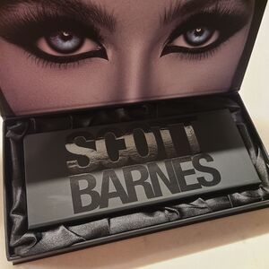 Scott Barnes Mesmerize Eyeshadow Palette